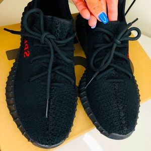 ADIDAS Yeezy Boost 350 V2 Black/Red.